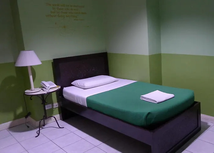 West Gorordo Hotel 2*